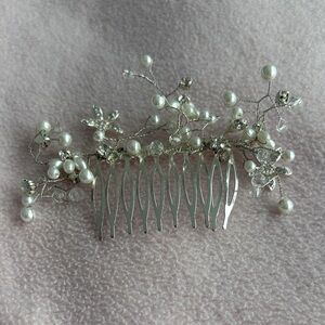 Chic Silver and Pearl Floral Hair Bridal Comb